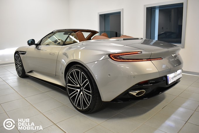 ASTON MARTIN DB12 V8 Volante
